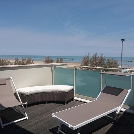 villa a mare Senigallia Exteriör bild