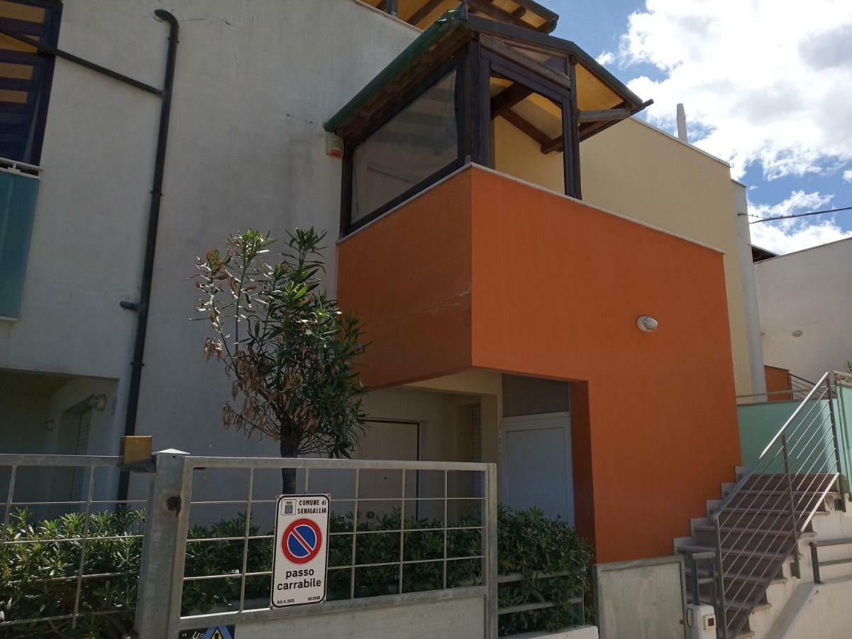 villa a mare Senigallia Exteriör bild